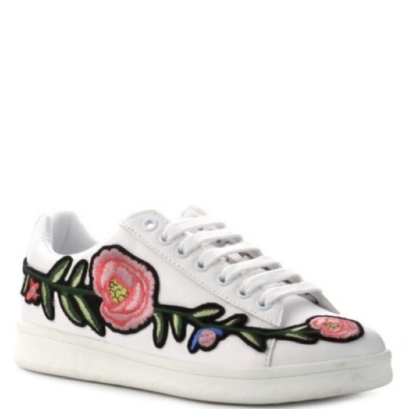 Cape Robbin Shoes - CAPE ROBBIN Floral Lace up Sneaker